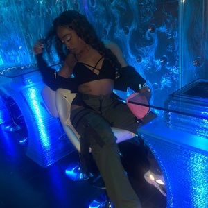 Meet your Posher, Asia